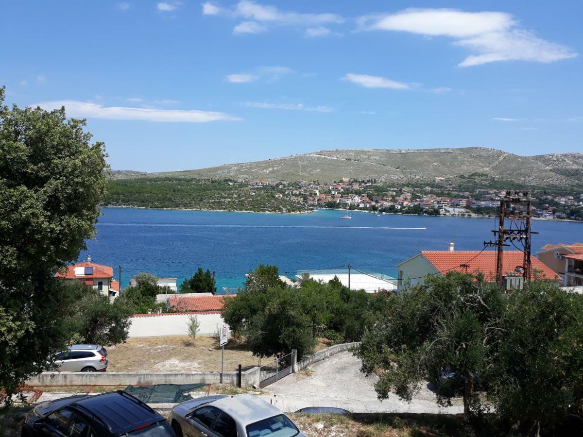 Sparadici Гребастика Экстерьер фото